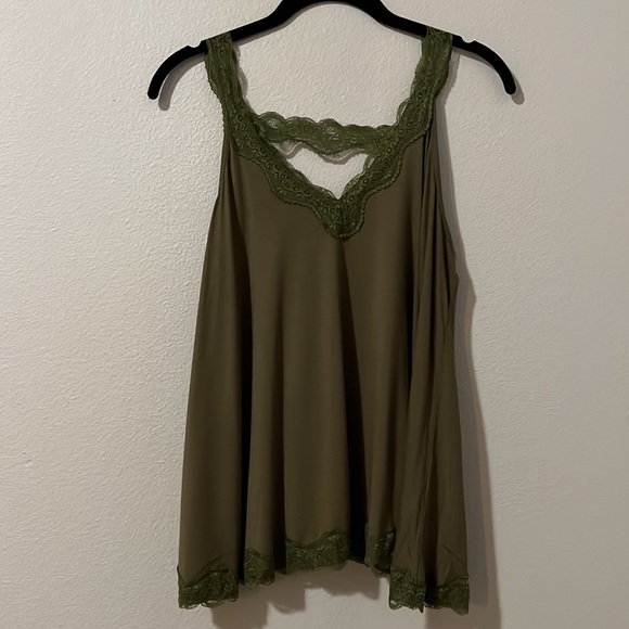 La Miel tank tops in green and light blue with lace straps and trim - Picture 9 of 15